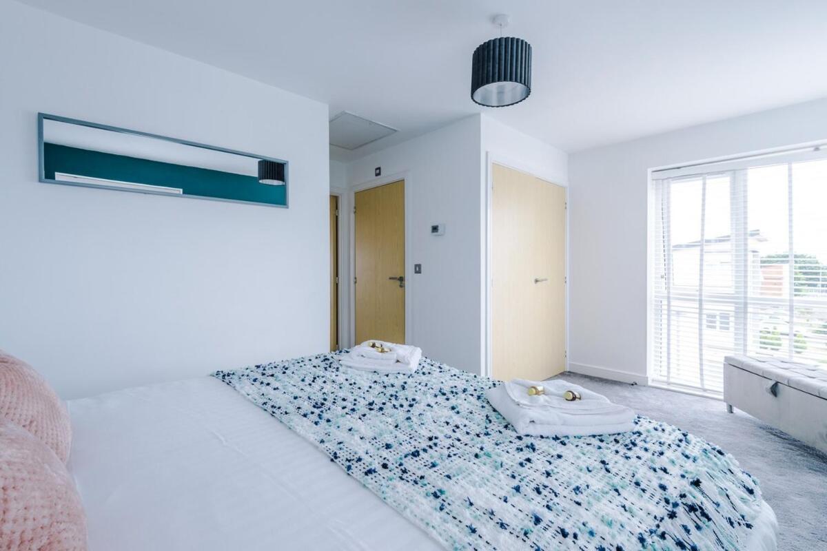 Holiday home Four Bedroom House By Brookland Serviced Short Lets With Free Wifi